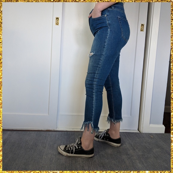 Free People Frayed Skinny Jeans - Picture 3 of 6